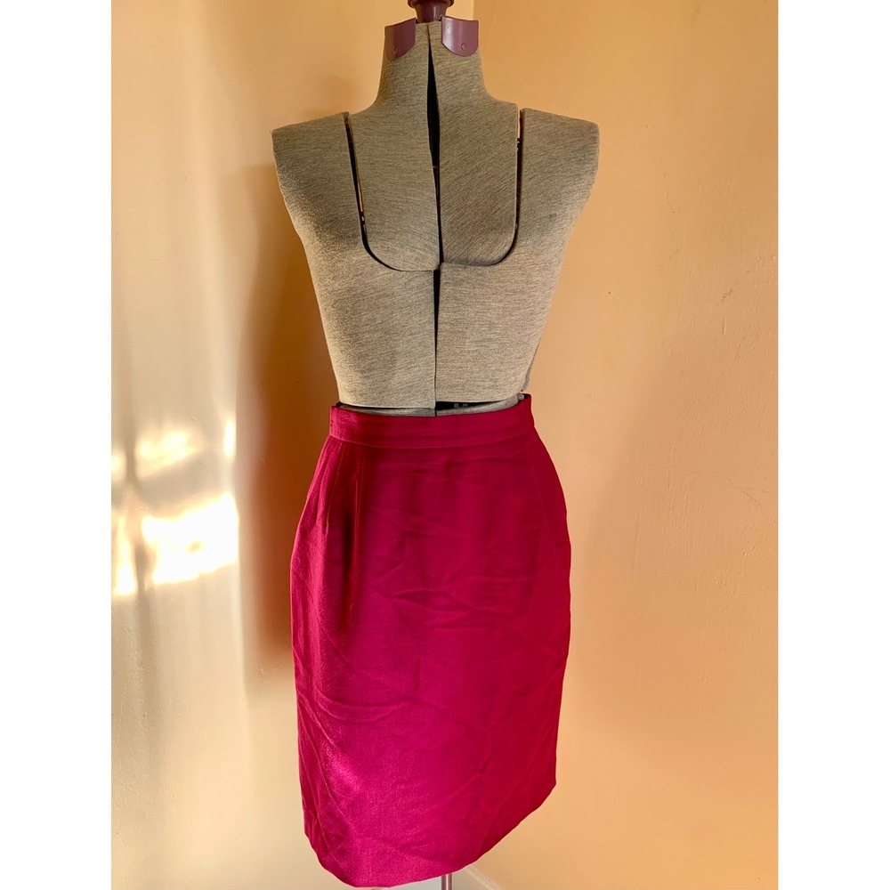 V.I.P. Vintage 100% Pure Wool Pencil Skirt Pink Made in USA Size 10 Magenta Pink